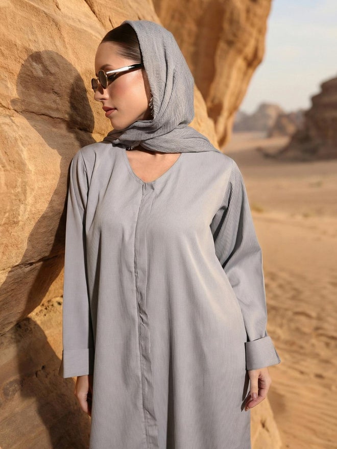 ISHIN Grey Relaxed Abaya with Crinkled Hijab - Image 5